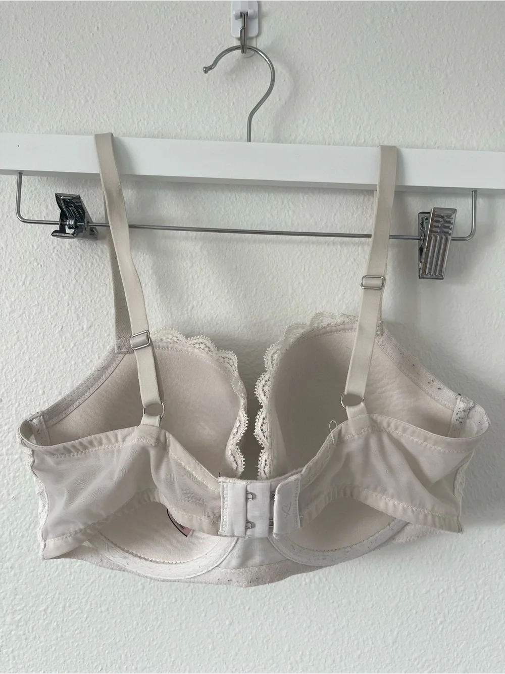 Victoria's Secret Lace-Trim Underwire Bra - Light Beige